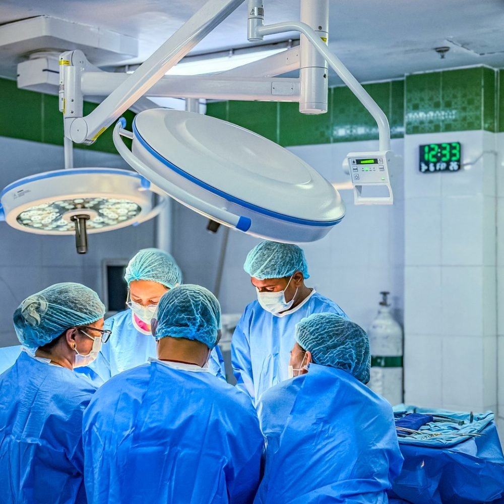 ahrther-doctor-10158426_1280
